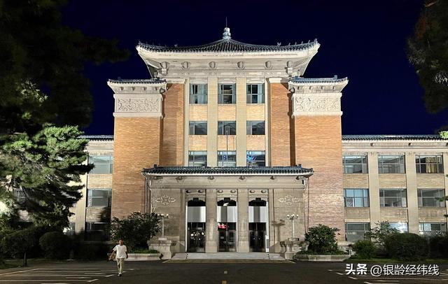 专题｜夜幕下的长春新民大街历史文化街区