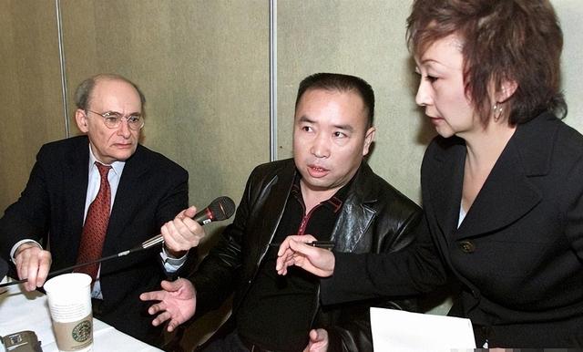 赖昌星妻子曾明娜现状 独居三千平老宅 做饭弄花草活成人生赢家