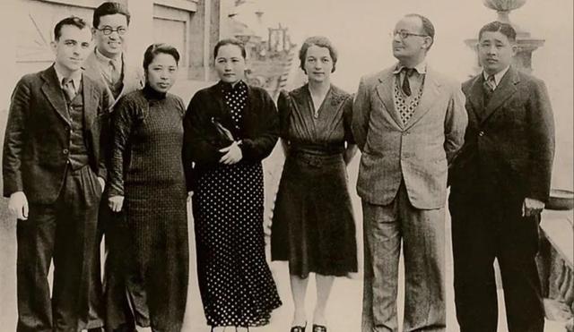 孙中山和宋庆龄的一张真实合影！真是太美了，颜值碾压影视演员！