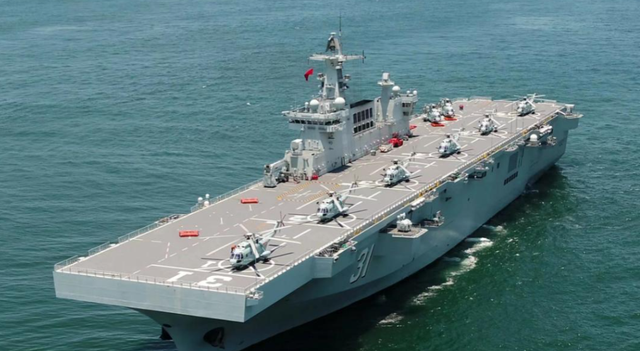 076型两栖攻击舰，第一次海试，电磁弹射，到底何时服役？