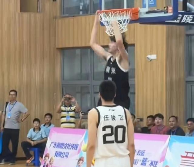 狂轰46+21+6！广东双子星爆发，黄明依16篮板，二飞离开竞争加剧