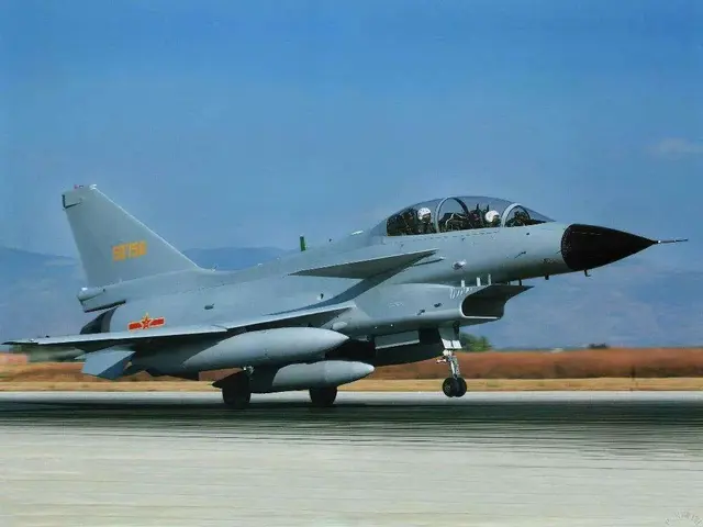 非洲上空，中国攻势空军出场，歼-10C万里跨越，多国对华开放领空