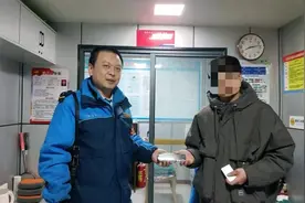 三个人找同一部手机？重庆公交调度员这样做获赞图片