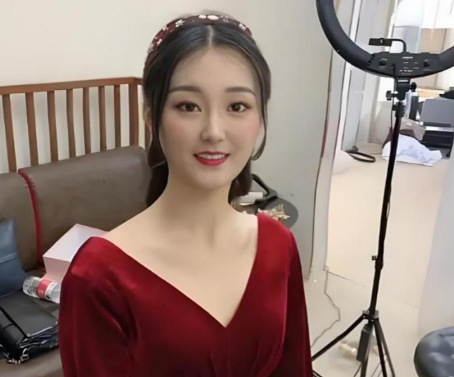 朱小伟做梦也没有想到，离婚四年后，陈亚男没能活成真实的自己