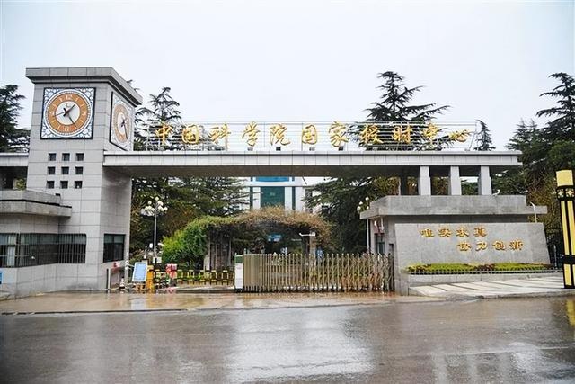 央视实锤！美军用境外手机攻国家授时中心，这后果比你想的更可怕