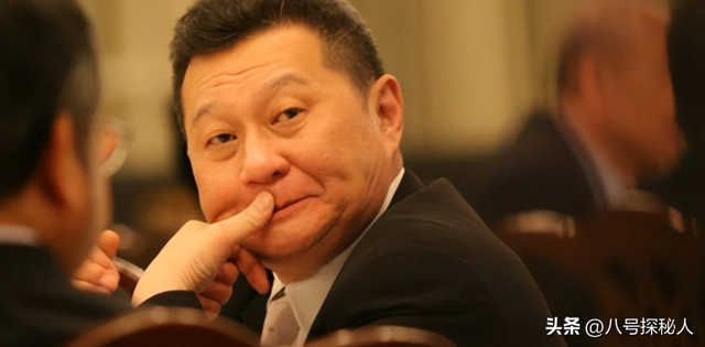 包养情人无数，娶初中同学女儿为妻，玩老婆闺蜜，嗜色如命的富豪