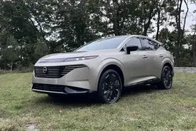 全新日产楼兰正式发布，搭载2.0T+9AT和双联屏，离地间隙211毫米图片