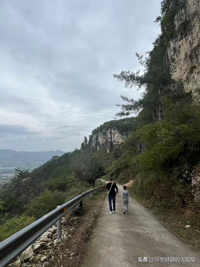 蒙阴七十二崮之一的瞭阳崮，不仅有壮丽风光，还曾有过血雨腥风