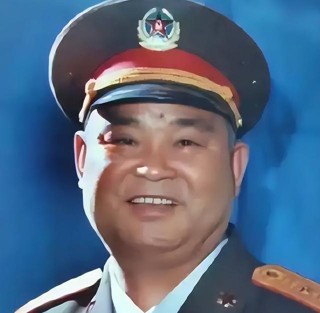 成都军区副司令，在西藏视察时遇难，享年63岁，司令员因此被免职