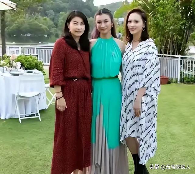 霍震霆没想到，44岁儿媳郭晶晶再次官宣喜讯，让整个阔太圈沉默了