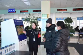 冰城公安：用“小窗口”为车驾管业务提质增效图片