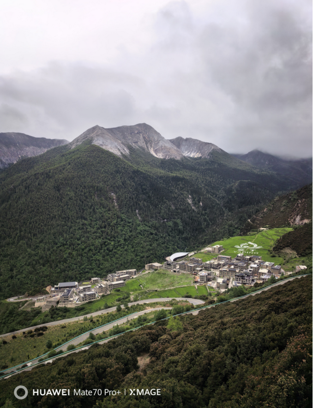 川西纪行——美丽“香巴拉”