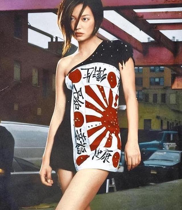 封杀四年，49岁赵薇突传消息，因胃癌去世传闻5个月前就真相大白