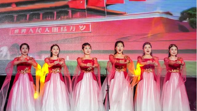 明日开演！村晚盛宴+非遗市集！逛古镇文创、赏村晚，鹰潭上清古镇&龙虎山游玩攻略承包你的冬日快乐！