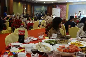 北京暴发户结婚，5星酒店办酒席，每桌20道菜6888，用酒却很低调图片