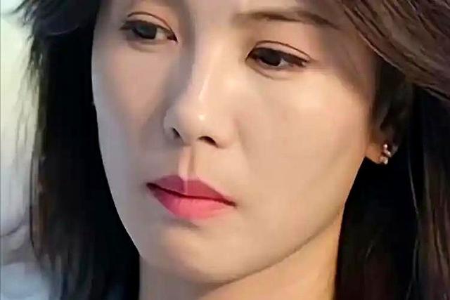 长相平平却资源不断，丑而不自知的4位戏混子女演员，谁给的自信