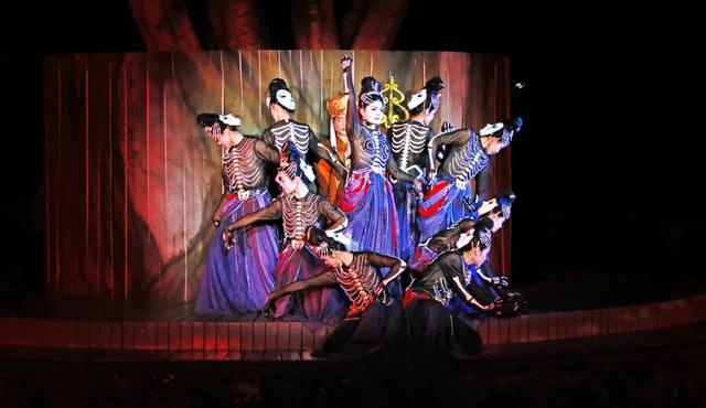 贵州：畅游安顺风光，感受黔中民俗！