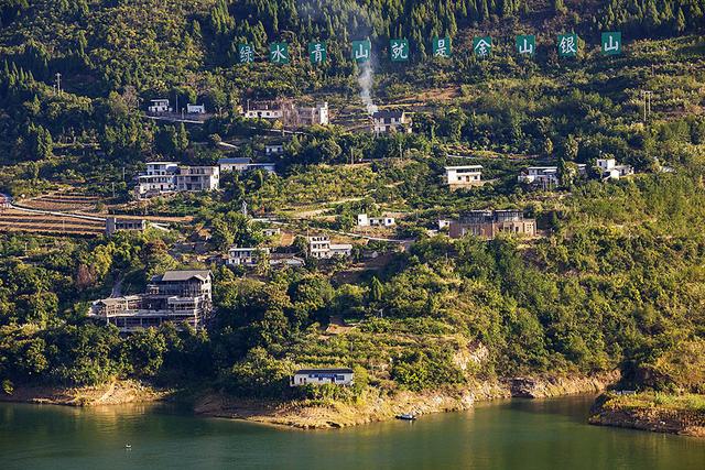 2024深秋四川行16 奉节县夔门大酒店 揽月楼凭栏夔门雄景入画来​