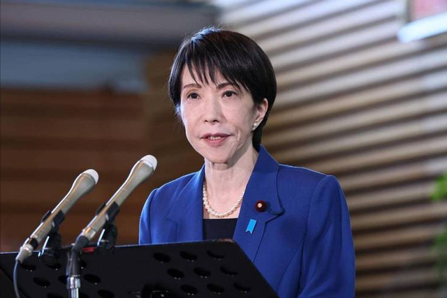 硬扛俩月后日本不行了，中方第四波制裁开始	，高市想见中方领导人