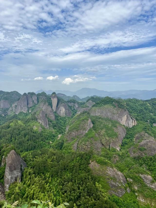 解锁初秋遛娃新花样！登山、溯溪、竹筏漂流……带娃玩转丹霞山水间