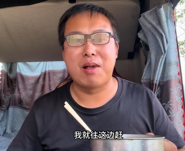 司机送鸽粮遭堵门后续：货主已道歉，身份被扒黑料曝光，难怪嚣张
