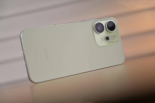 OPPO Reno 15系列配置全曝光：芯片、影像、续航，都清晰了！