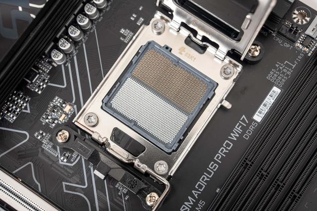 装机不用挑，就选电竞雕：技嘉B850M电竞雕+9800X3D装机