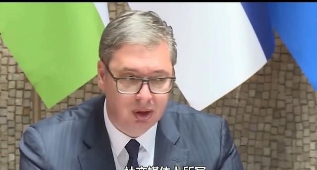 九三阅兵过后，外国人反复研究这个画面，搞不懂是怎么做到的