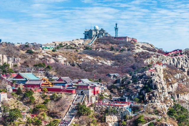 暮秋泰山，用绚烂迎接冬天的到来