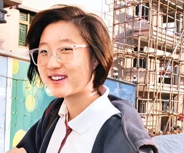 民政局离婚排队爆满，反映一个真相：年轻人不结婚，是父母导致的