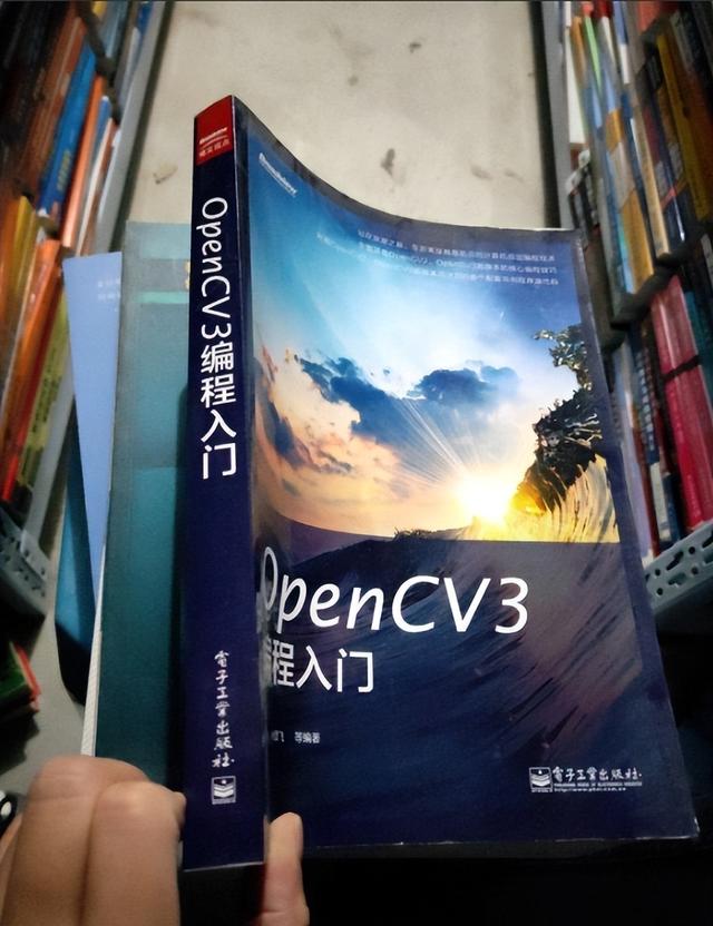 年薪百万，2021年竟跳楼自杀，中国最暴利的产品逼死了90后天才
