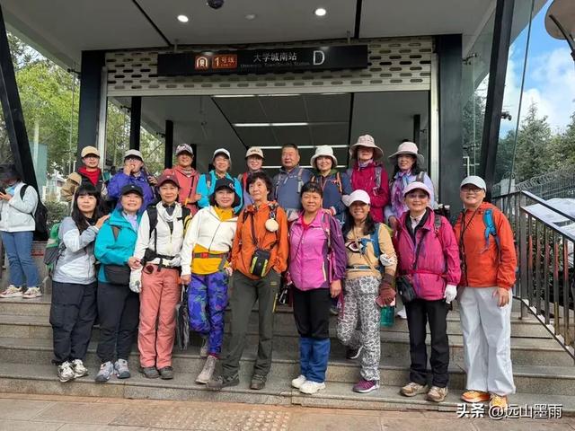 随走呈贡大学城,逛梁王湖、转小土林,感受多彩的秋冬世界,休闲