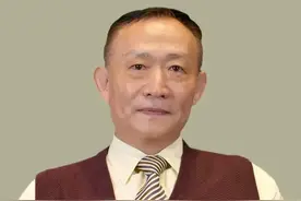 从历史鉴戒看卢麒元“锚定电价建立人民币主体性”的合理性图片