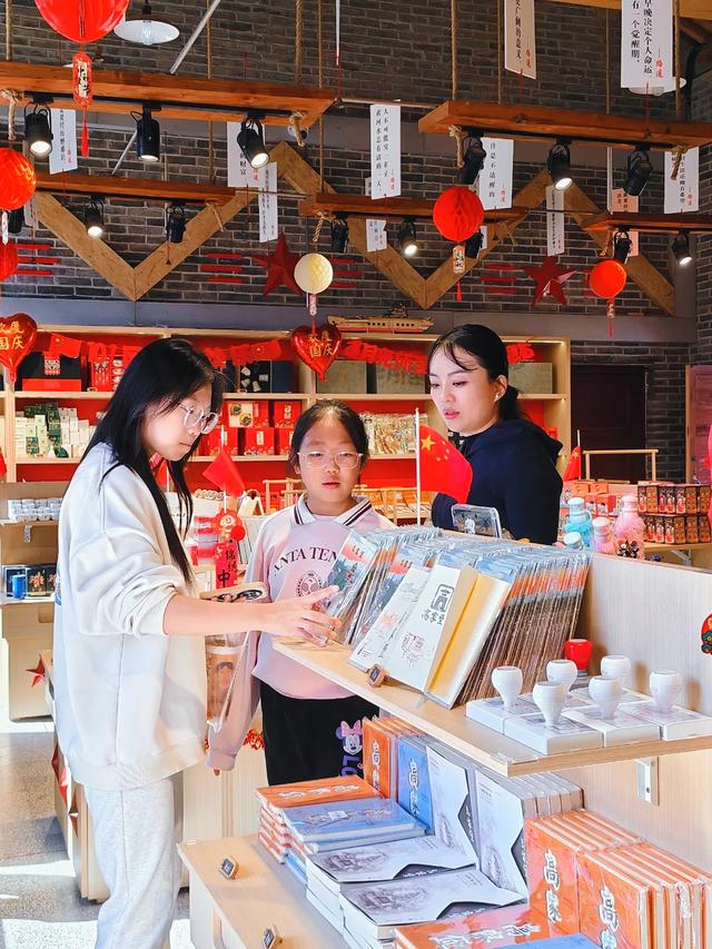 这份全新的探店攻略，带你解锁石峁遗址文化旅游区的完美假期！