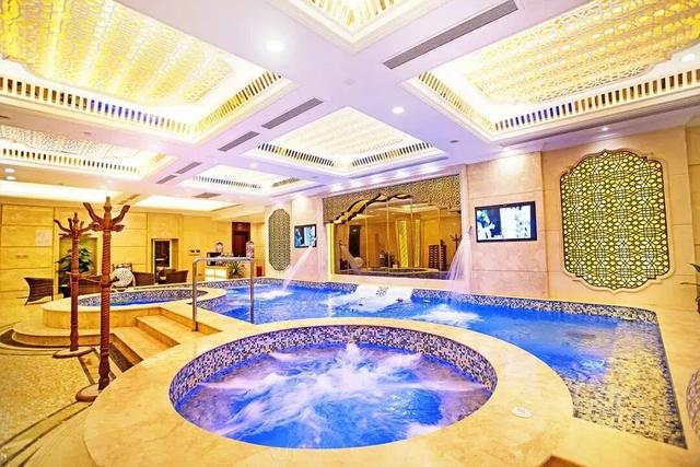 周末2大2小叹“森林秘境”度假地，吃住玩全了，汤泉萌宠…平靓正