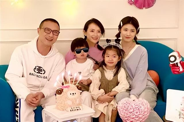 12月即将结束，46岁章子怡再次官宣喜讯，撕碎汪峰仅剩的体面	。