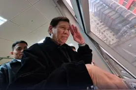 押送杜特尔特的专机，绕开中国领空，落地就进监狱，老杜开始反击图片