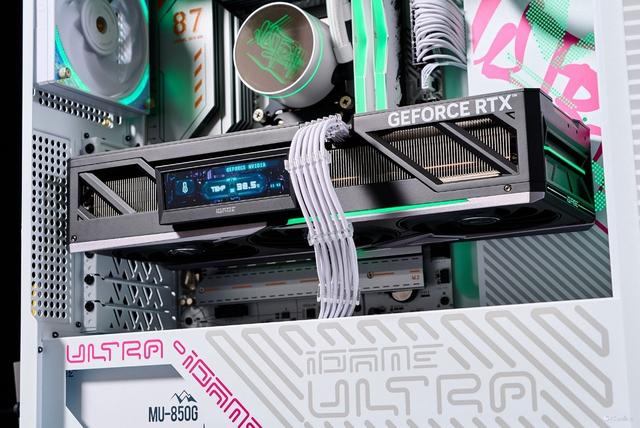 iGame RTX 5090 D v2火神显卡评测：凌厉方正硬汉！性能依旧能打！