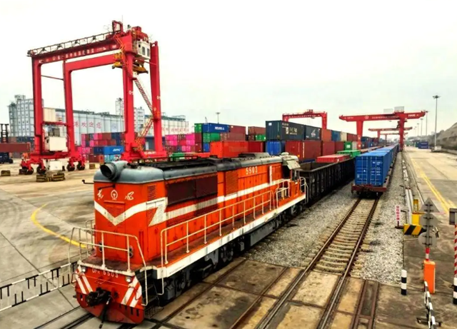 禁止所有中国外交官入境，不让两岸统一	，这个国家比美国还要嚣张