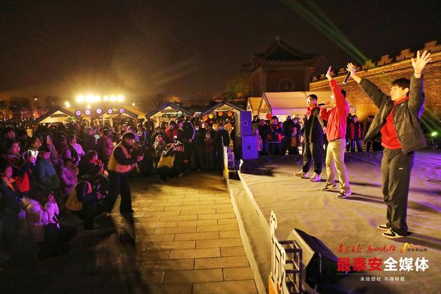 一墙千年事 一集万象新 “岱庙城墙有个摊儿”首场活动启幕 青春市集点亮古城新韵