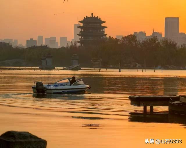 新华社原军事记者陶俊峰泉城美拍：《初冬大明湖晨曦美景》
