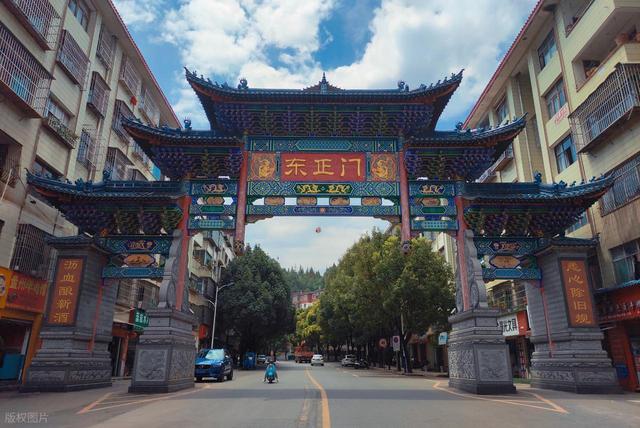 夏天22℃的小城，真能托付晚年吗？有人留下有人离开！