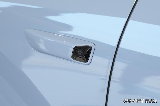 理想i8上市售32.18万元起