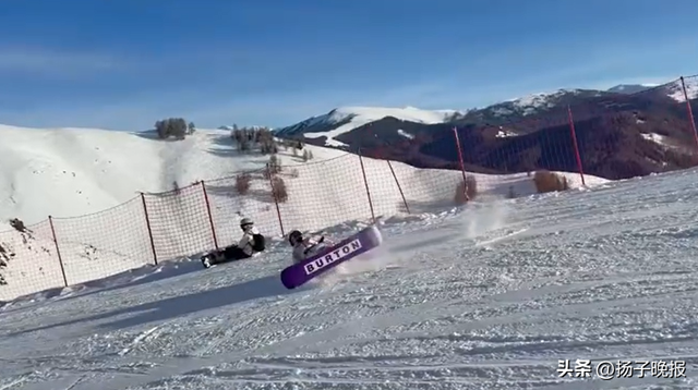 全红婵晒滑雪视频，11秒里摔了一跤接一跤，身上戴满粉乌龟护具，网友：心疼又好笑