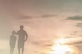 我终于明白了，父母终其一生，是给孩子的人生托底的图片