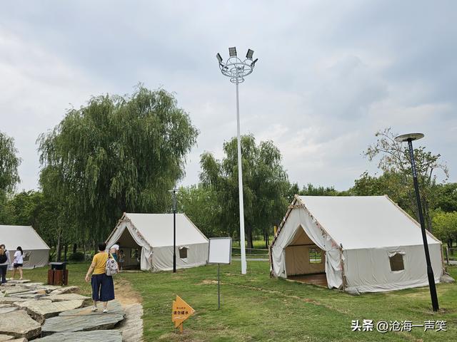金秋齐露营，畅谈梦想聊理想，露营不忘追梦人，逐梦追梦又圆梦！