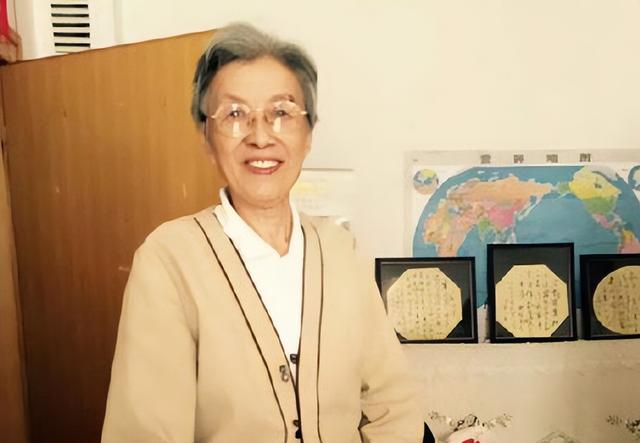 毛主席逝世后，他的机要女秘书神秘失踪，再见竟被关在“审讯室”