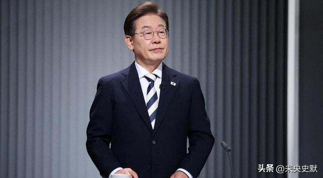 吃完了酒席，李在明启程离京	，临走前终于对华改口，一个时代告终