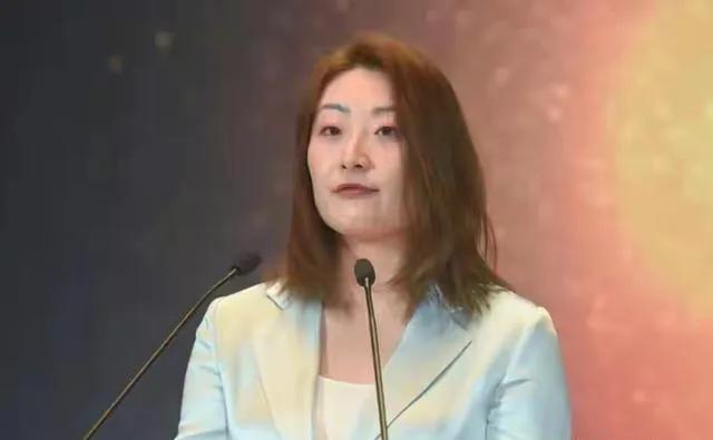 遗嘱风波升级！宗庆后三子女美国归来，长女宗馥莉败诉内幕揭秘 ！