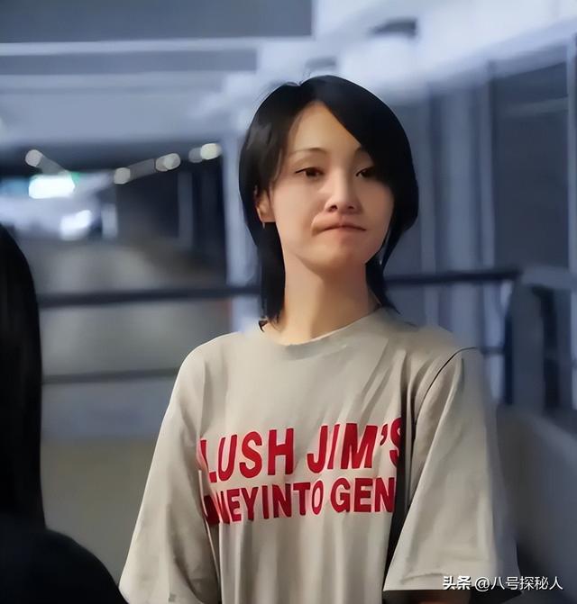 35岁郑爽近照曝光！形象管理失败	，彻底成了素人，在美日子舒坦了